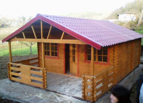 Casa in legno di abete 5x7 mt.