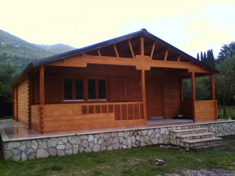 Casa in legno di abete 7x9 mt.